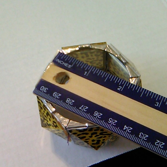 Nwt Leopard skin look bracelet - Picture 4 of 8